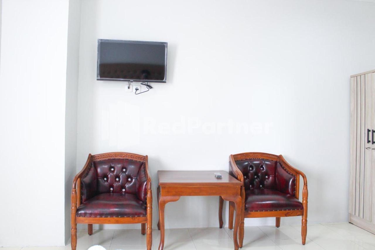Brahma Hotel Mitra Reddoorz Джакарта Экстерьер фото