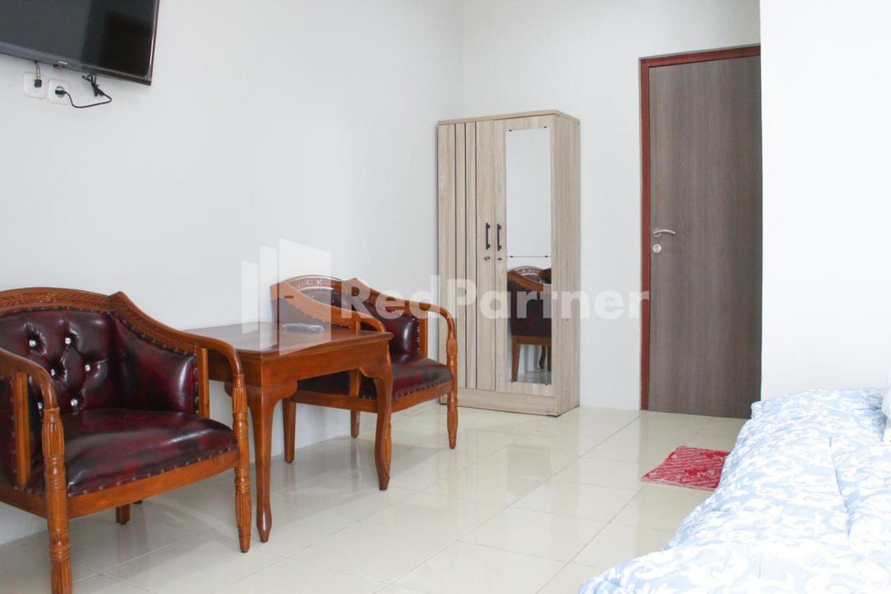 Brahma Hotel Mitra Reddoorz Джакарта Экстерьер фото