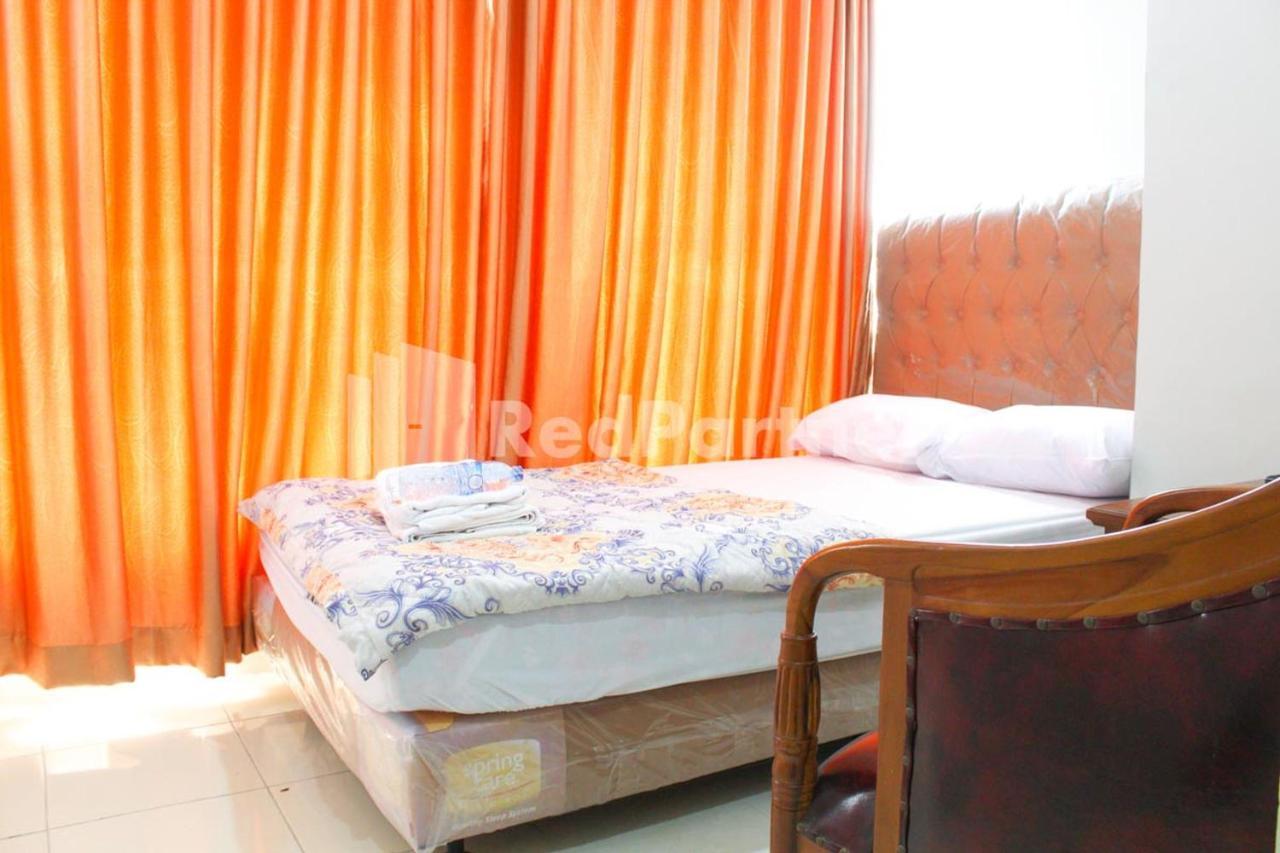 Brahma Hotel Mitra Reddoorz Джакарта Экстерьер фото