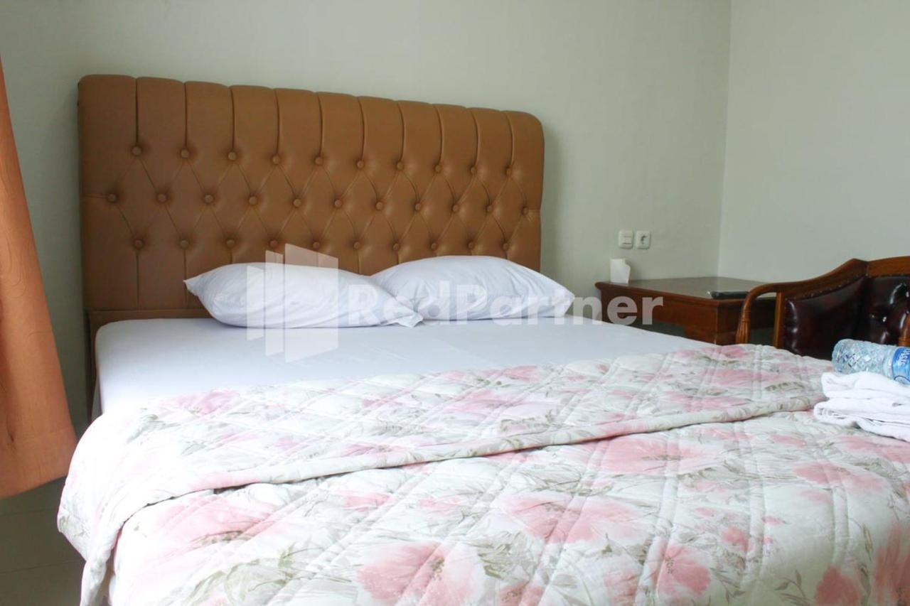 Brahma Hotel Mitra Reddoorz Джакарта Экстерьер фото