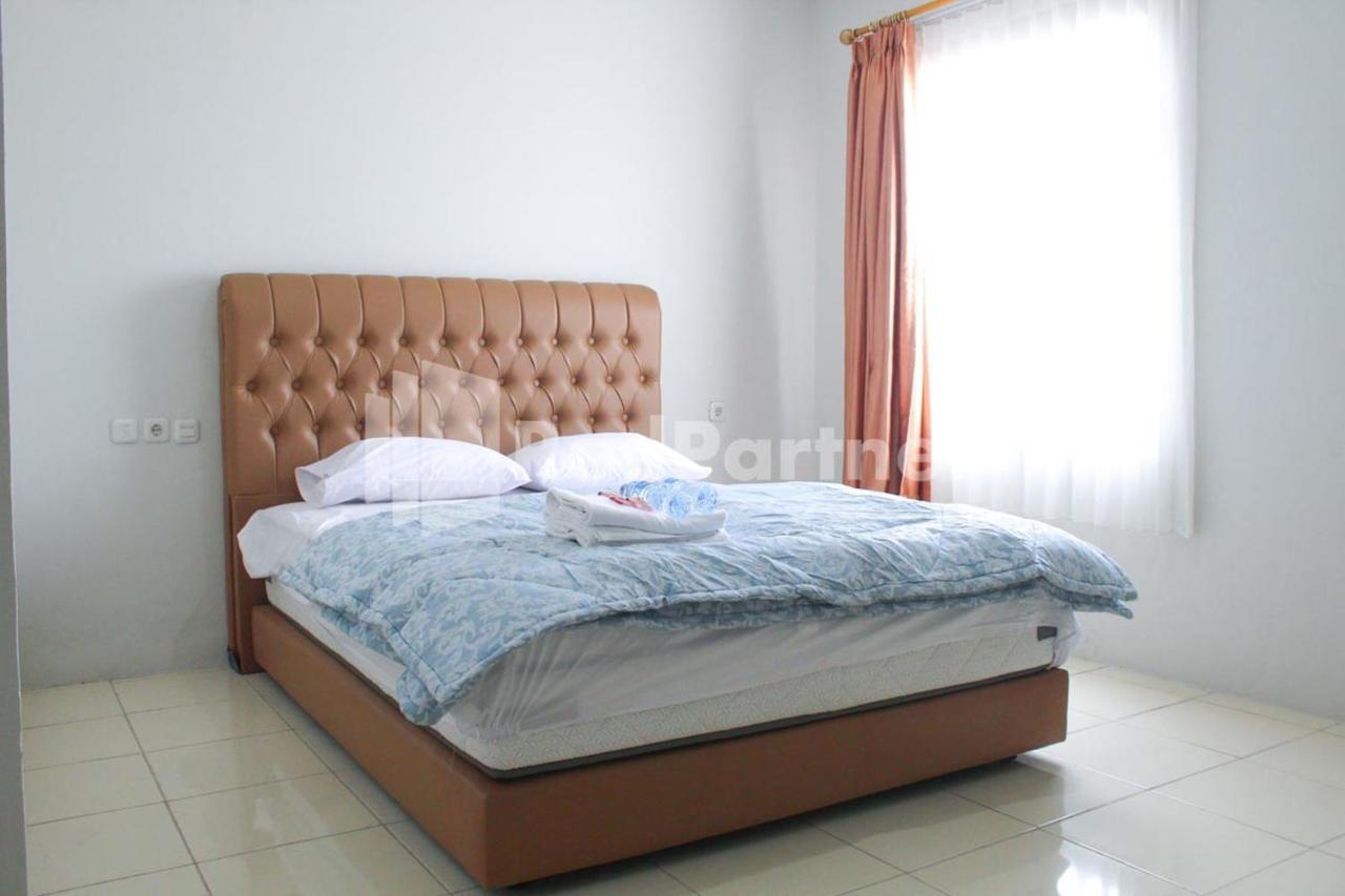 Brahma Hotel Mitra Reddoorz Джакарта Экстерьер фото