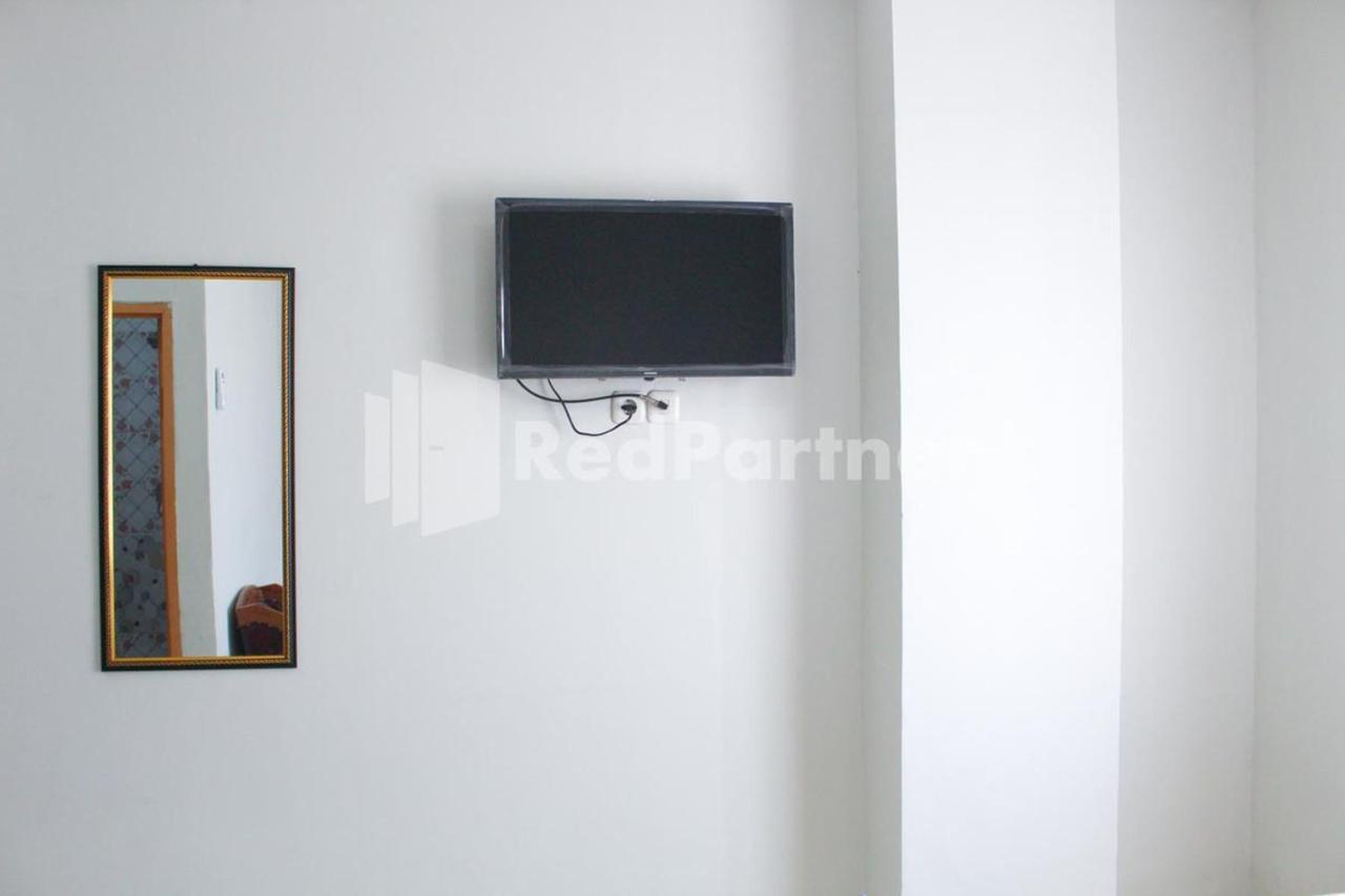 Brahma Hotel Mitra Reddoorz Джакарта Экстерьер фото