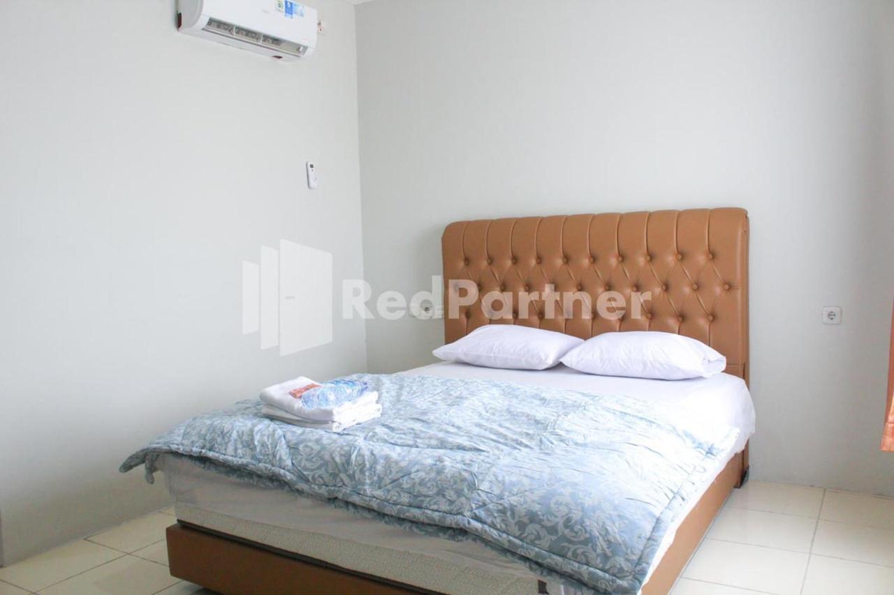 Brahma Hotel Mitra Reddoorz Джакарта Экстерьер фото
