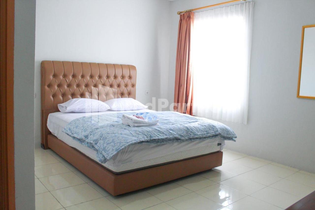Brahma Hotel Mitra Reddoorz Джакарта Экстерьер фото